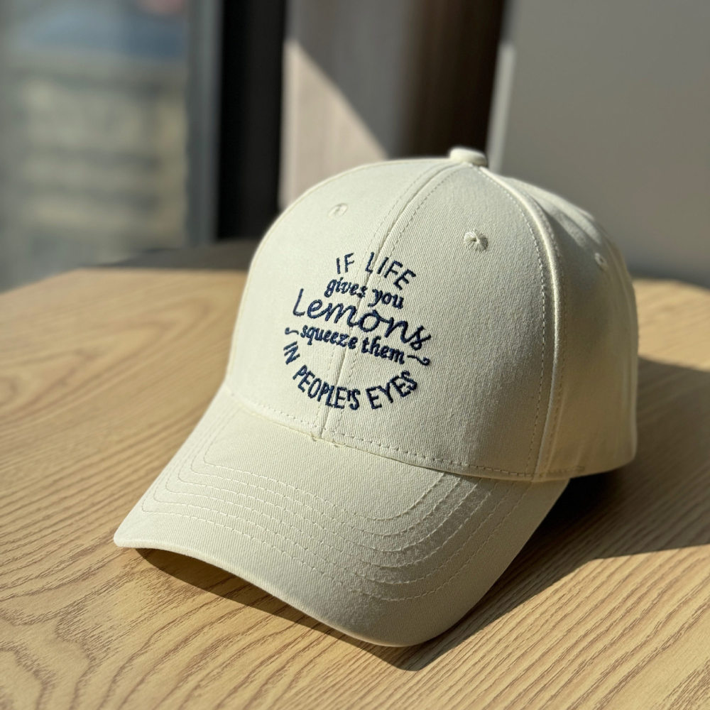 Czapka z daszkiem z haftem, ba – Baseball Cap Structured recenzja i cena