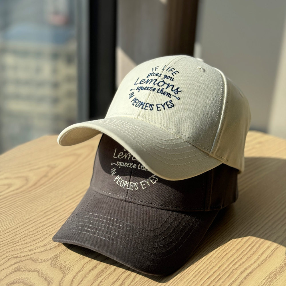 Czapka z daszkiem z haftem, ba – Baseball Cap Structured recenzja i cena